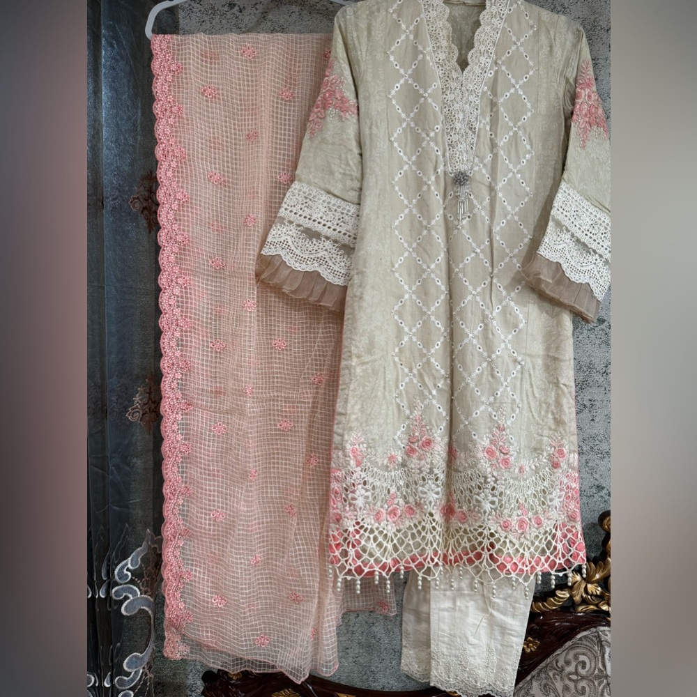 Indian Pakistani 3 pieces Maria b outfit.